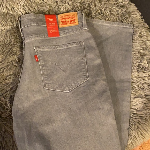 Levi’s Mid Rise Skinny Jeans - Picture 4 of 7